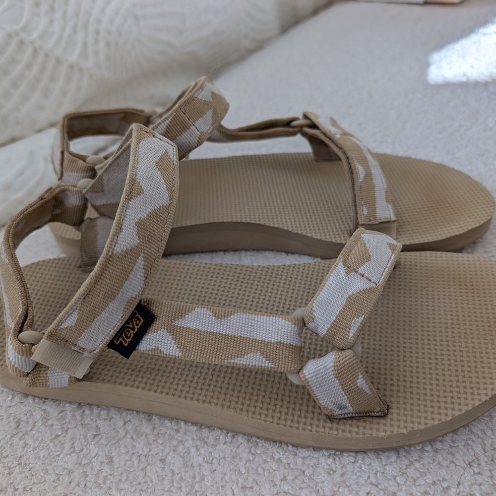 Stylish Tan Sandals for Women